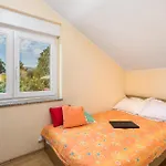 Apartment 1 Bedroom Lovely In *