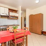 Apartment 1 Bedroom Lovely In