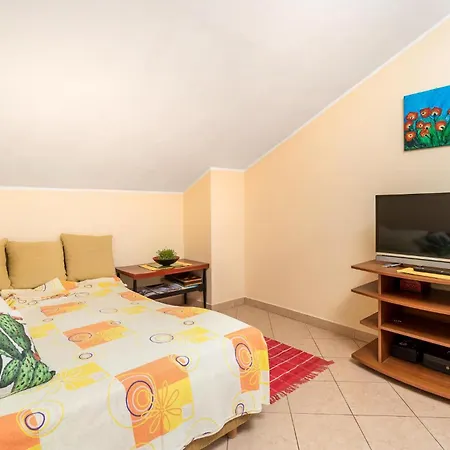 1 Bedroom Amazing In Abbázia
