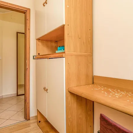 Apartment 1 Bedroom Lovely In