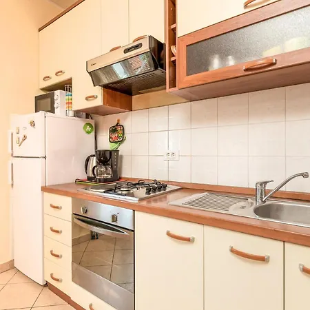 Apartment 1 Bedroom Lovely In Opatija