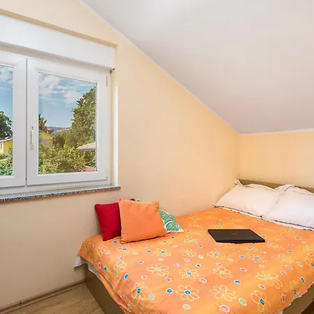 Apartment 1 Bedroom Lovely In *