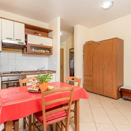 Apartment 1 Bedroom Lovely In