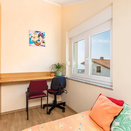 Lägenhet 1 Bedroom Lovely In Opatija