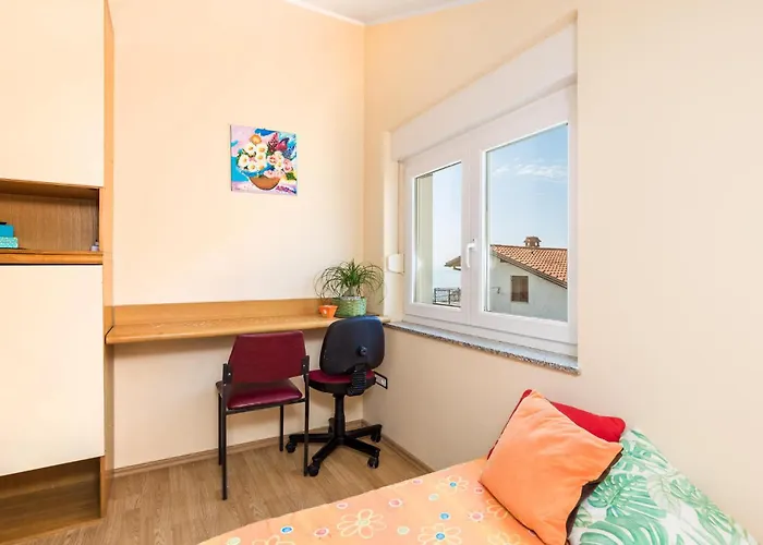 Lägenhet 1 Bedroom Lovely In Opatija